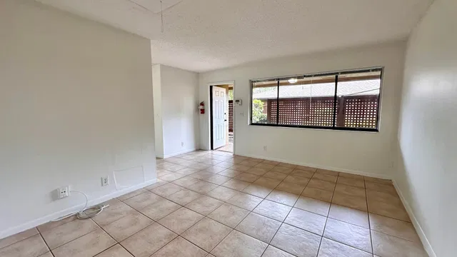  Unit C photo 10