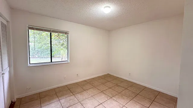  Unit C photo 12