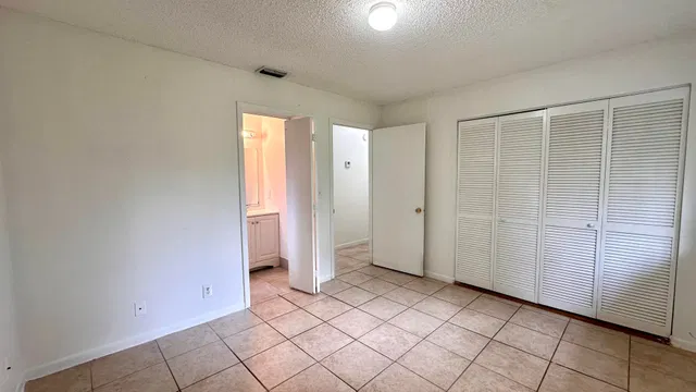 Unit C photo 14