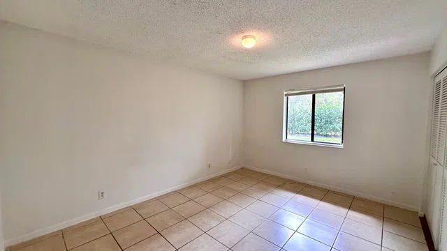  Unit C photo 15