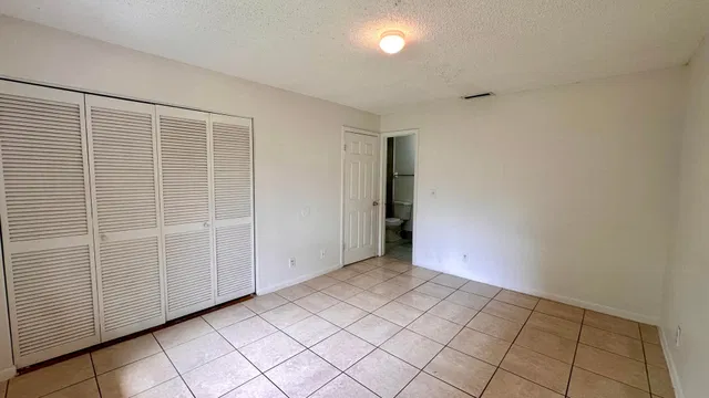  Unit C photo 17