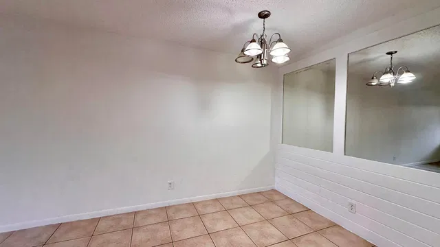  Unit C photo 18