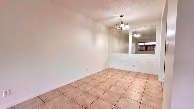  Unit C photo 21