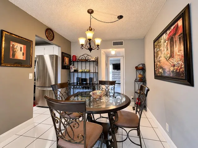  Residence photo 5