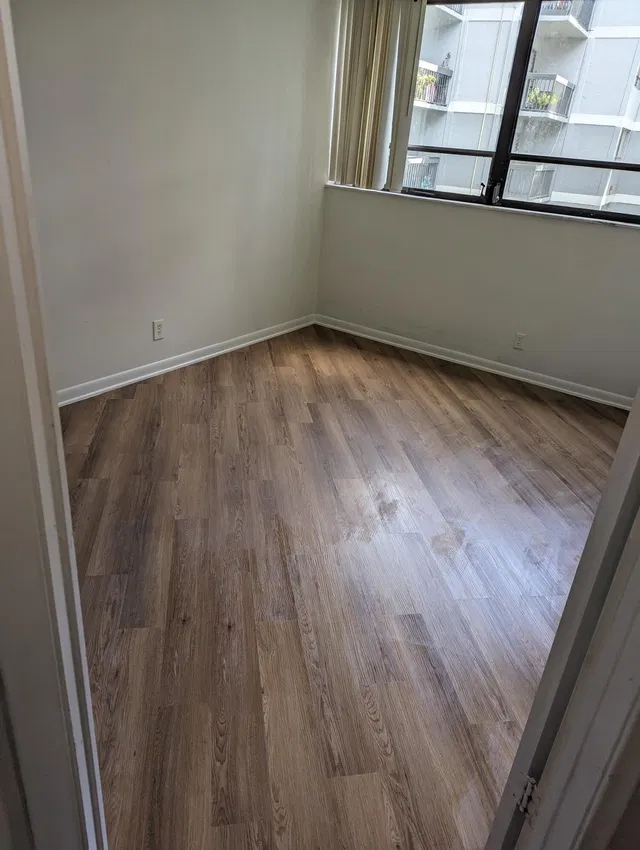 Unit 202 photo 4