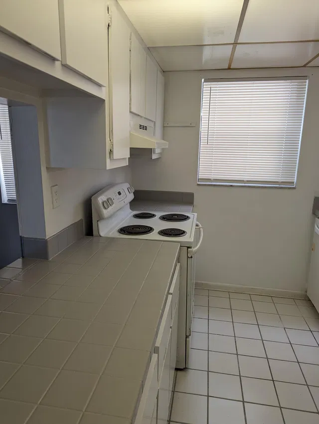 Unit 202 photo 5