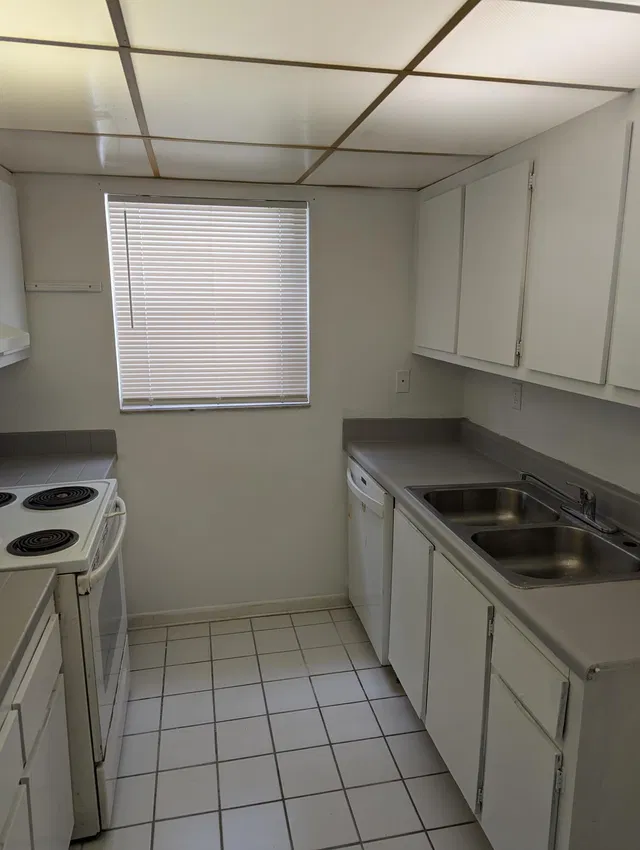 Unit 202 photo 6