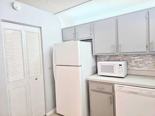 Unit D photo 39