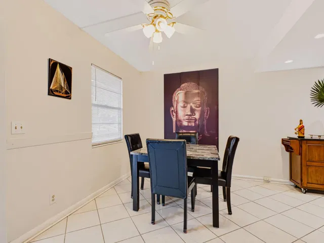 Residence photo 11