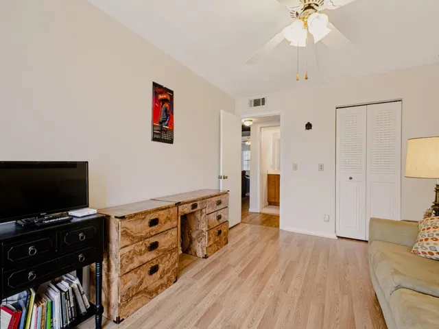 Residence photo 14