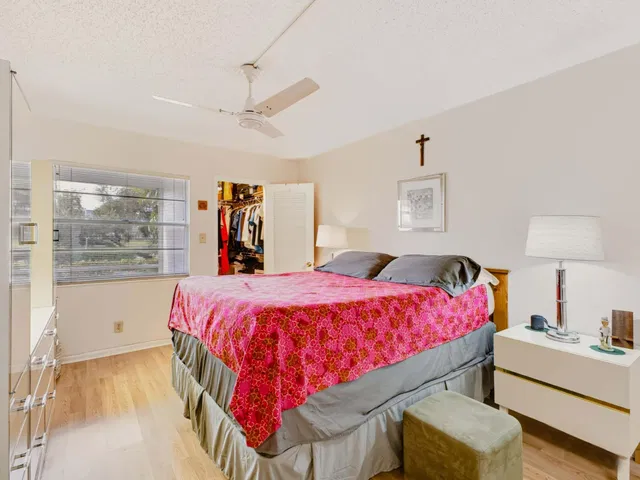 Residence photo 17