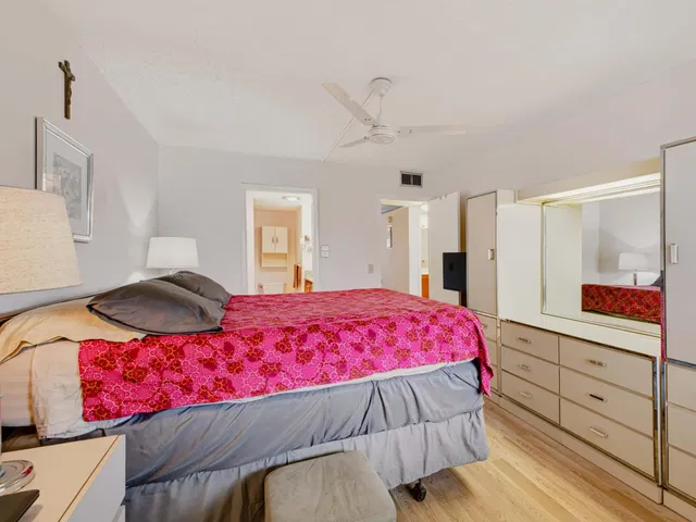 Residence photo 18