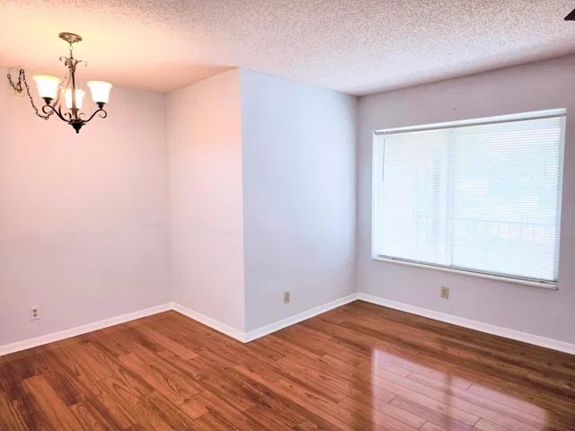 Residence photo 6