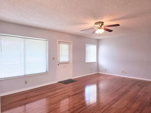 Residence photo 7