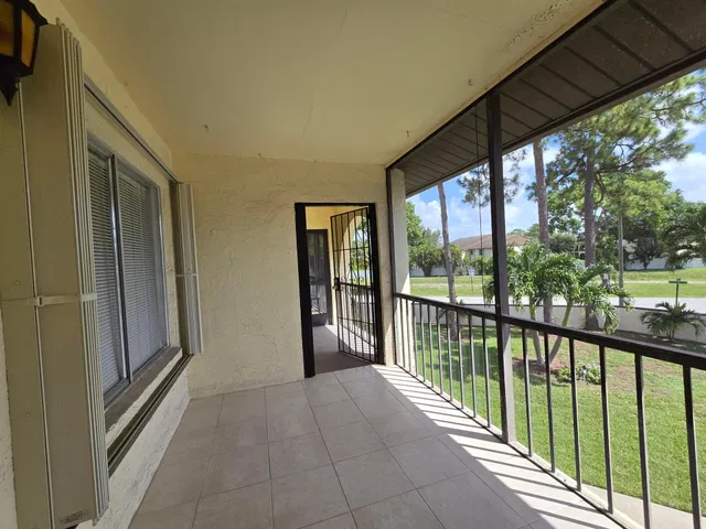 Residence photo 11