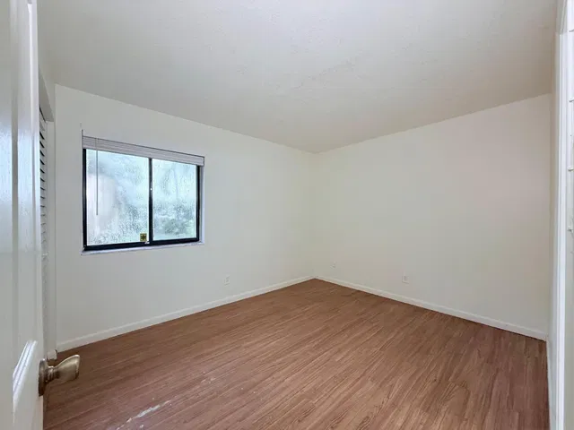 Unit A photo 11
