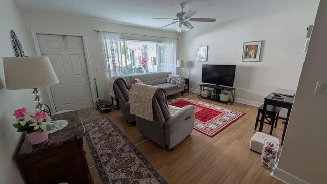 Unit 109 photo 6