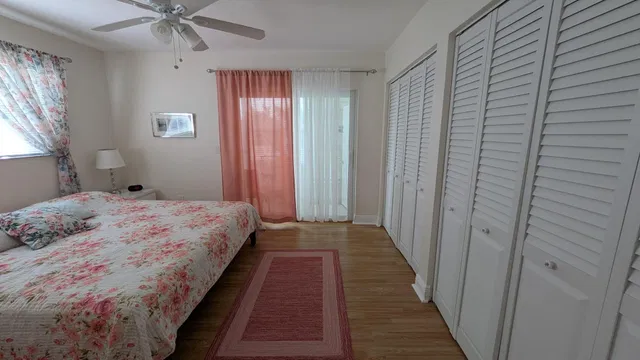 Unit 109 photo 10