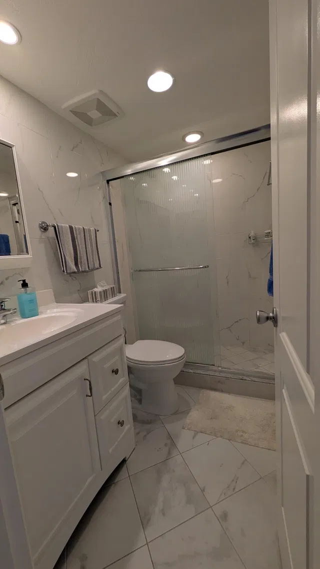 Unit 109 photo 12