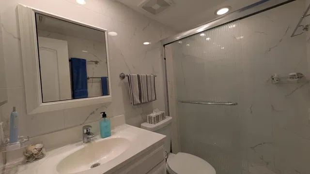 Unit 109 photo 15