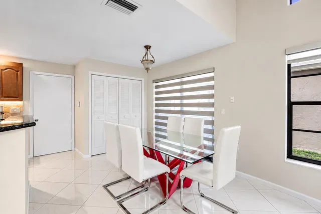  Residence photo 10