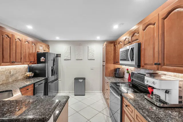  Residence photo 14
