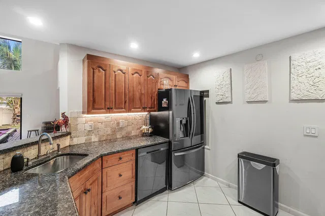  Residence photo 15