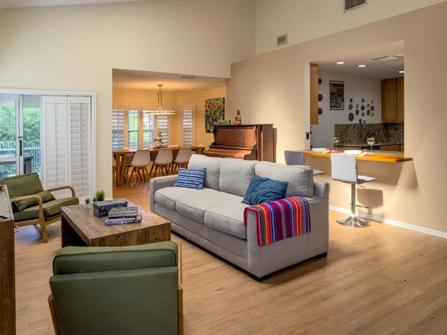 Residence photo 4
