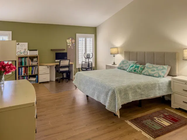 Residence photo 17