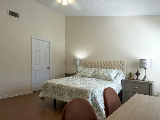 Residence photo 24