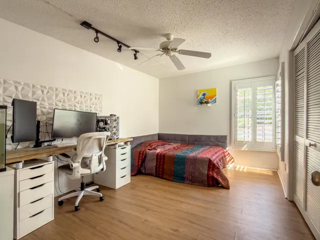 Residence photo 25