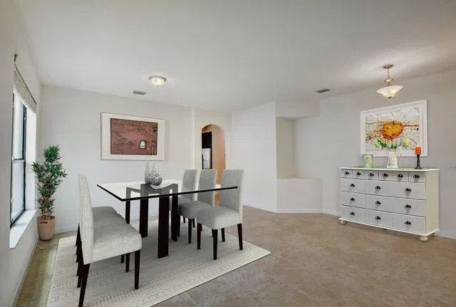 Residence photo 3