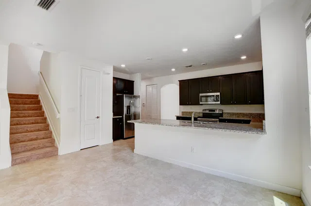 Residence photo 8