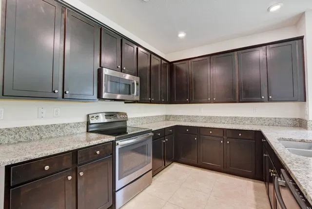 Residence photo 9