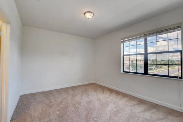 Residence photo 28