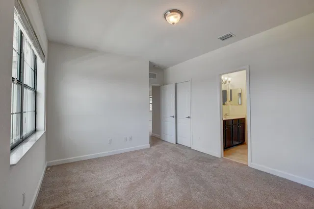 Residence photo 29