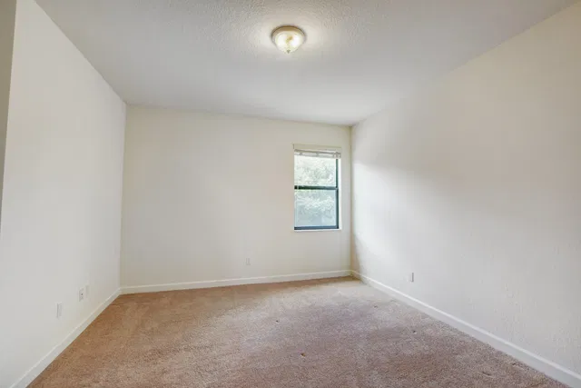 Residence photo 31