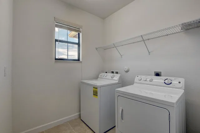 Residence photo 33