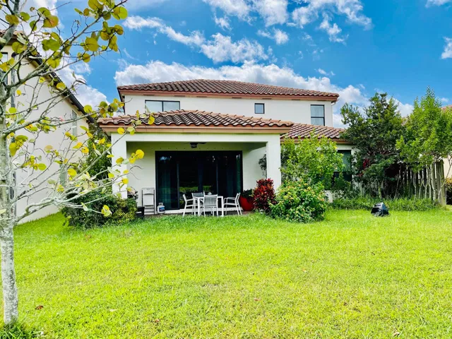 Residence photo 34
