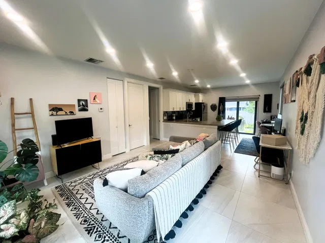 Residence photo 5