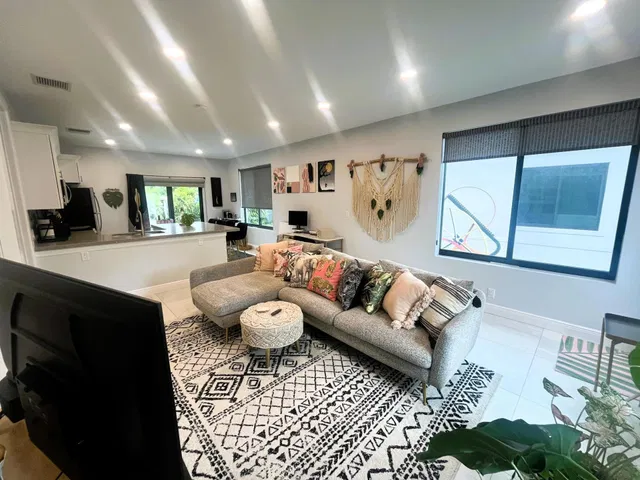Residence photo 6