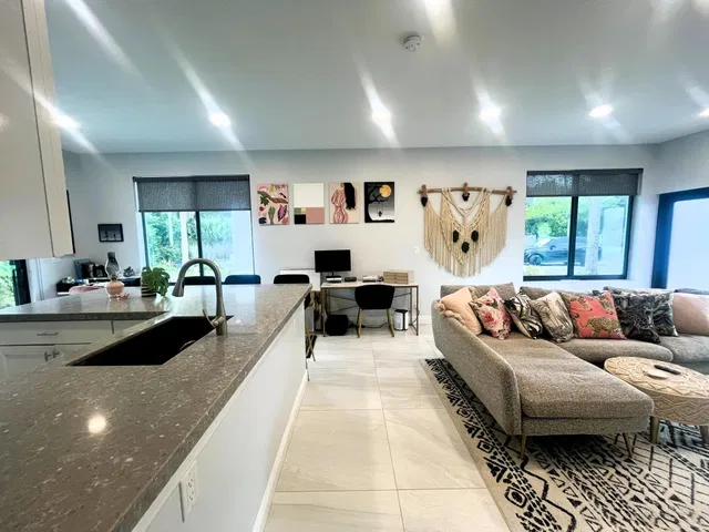Residence photo 11