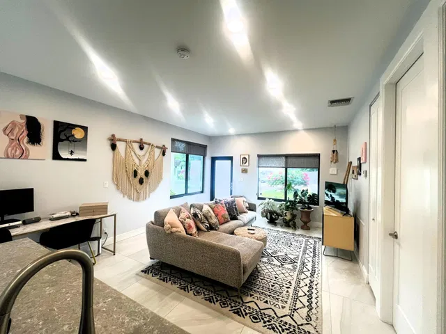 Residence photo 15