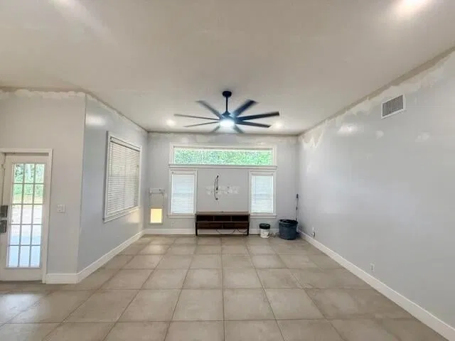 Residence photo 17