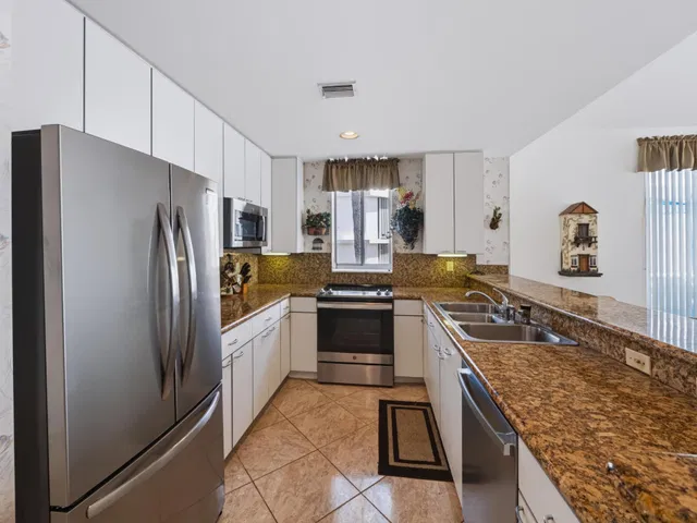 Singer Island Unit 301 photo 7