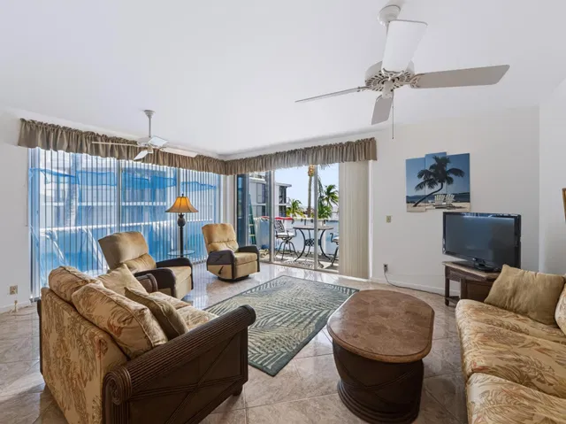 Singer Island Unit 301 photo 11