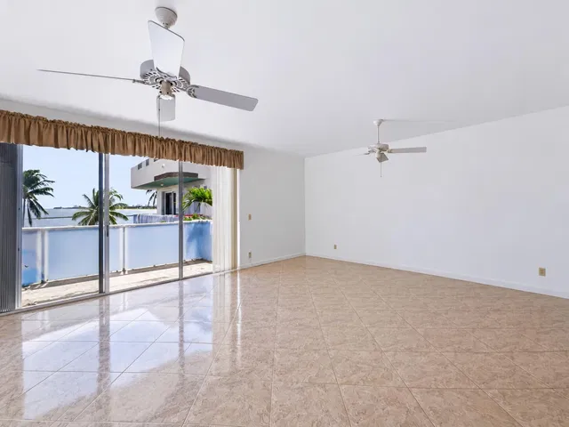 Singer Island Unit 301 photo 14