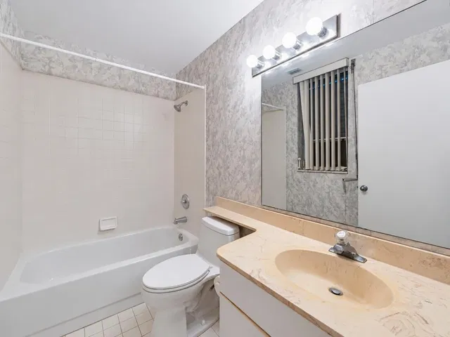 Singer Island Unit 301 photo 20