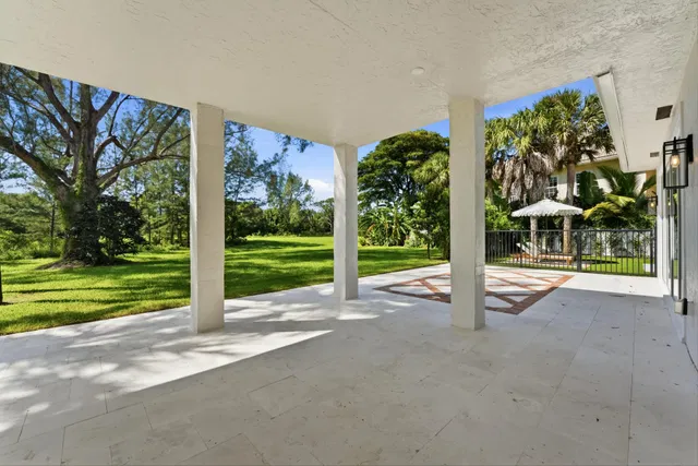 First Fairway Residence photo 8