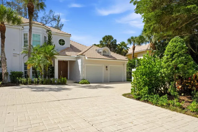 First Fairway Residence photo 48